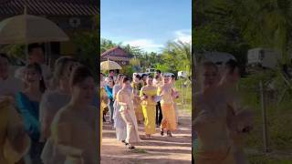 រាំហែរជំនូនបែបស្រុកស្រែ The Wedding In Khmer Traditional #khmerwedding #wedding #love❤️💯