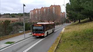 Circulación autobús línea 13 Transports de Barcelona en el barrio de Can Clos.