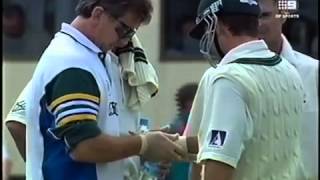 INSANE Shoaib Akhtar bowling, to Justin Langer        OUCH!!!!!!!!!