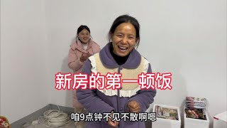 李佳给孩子们做一顿火锅，没想到恩泽主动去叫奶奶，真的太懂事了