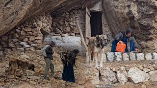 Hard conditions:the efforts of a poor mother and her child to prepare firewood in the cold of winter