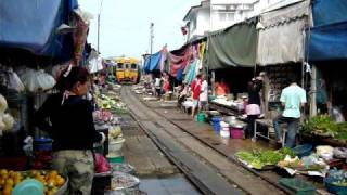 Amazing Thailand!! : Railway Market : Maeklong