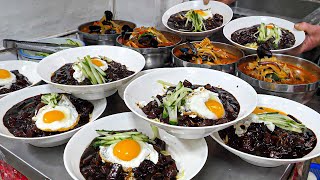 Amazing! Cheapest $1.7 Egg Fried Jjajang Noodle Master in Korea - Korean street food