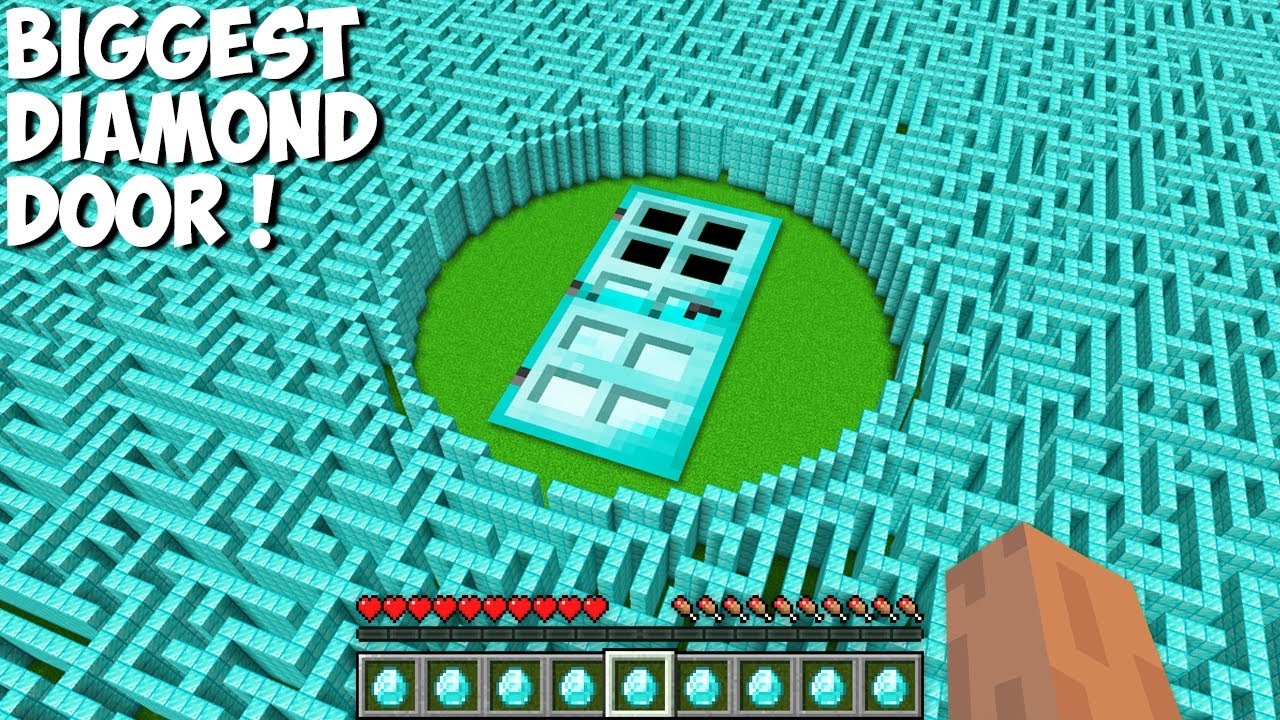 Where does THIS BIGGEST DIAMOND DOOR LEAD LOCATED IN HUGE MAZE in Minecraft ? DIAMOND MAZE !