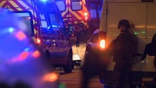 Raw: Police Near Paris Hostage Scene