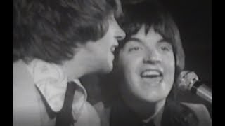 Download Lagu The Hollies Too Young To Be Married Live in Austra... MP3 Gratis