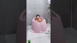 반신욕 즐기는 아기(bathing baby) #shorts #아기목욕 #아기욕조