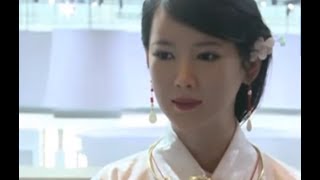 中國首個美女機器人佳佳亮相達沃斯 顏值爆表