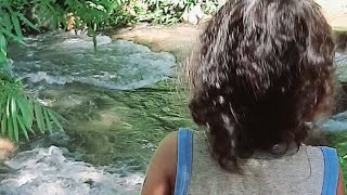 ලොකු දෝනි ගමේ ඇවිදින්න ගිහින් 🏞️