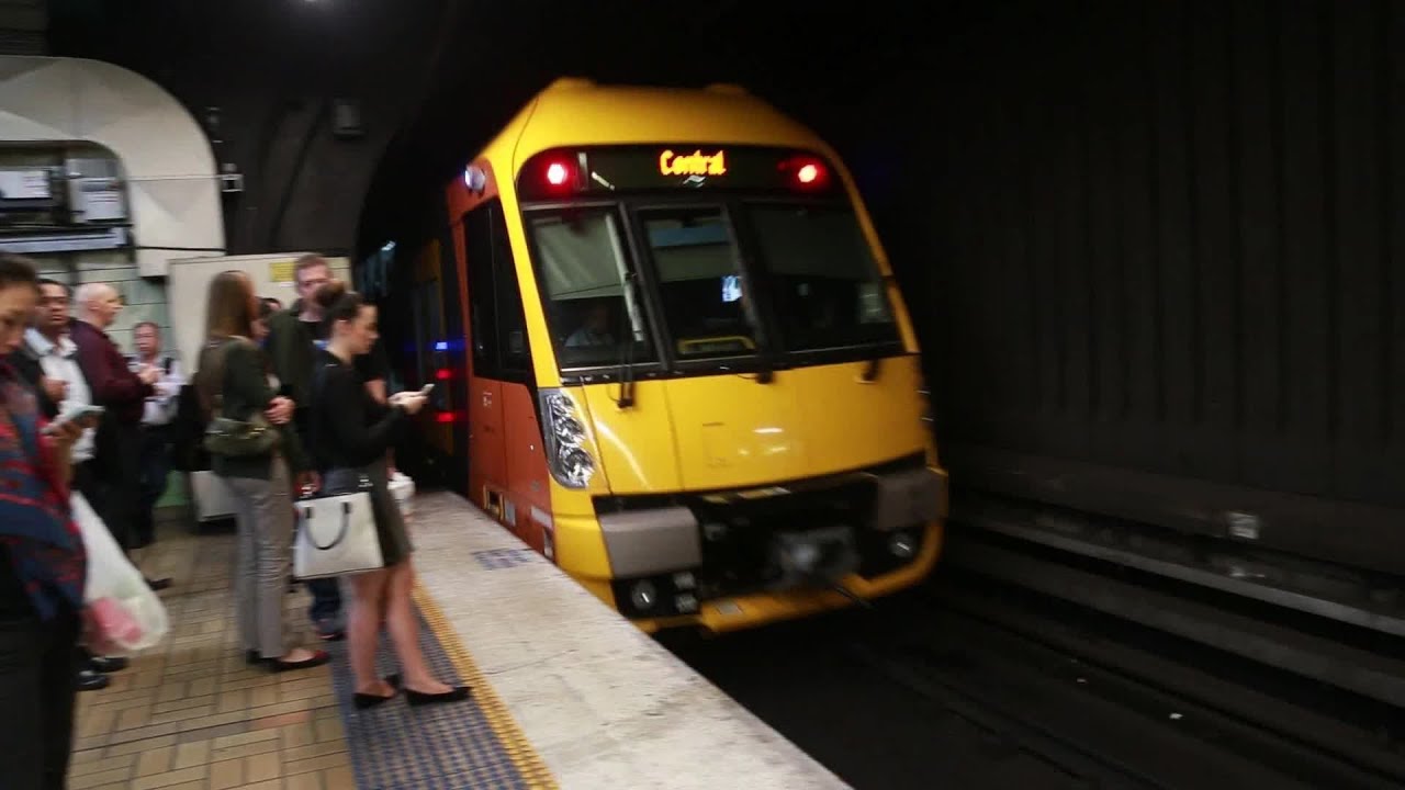 Sydney Trains A-Set Waratah. - YouTube