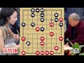 中国象棋： 王铁锤棋摊等了两小时竟不让下？小姑娘扬言：谁输了就拜师！