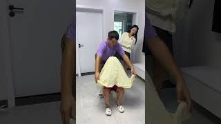 爸爸变魔术把妈妈吓惨了！ #funny #comedyfilms #萌娃