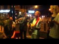 Loic Thomas Gebert - Trop vite / Live on the street of BYRON BAY - AUSTRALIA