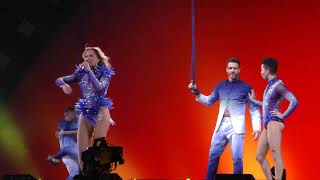 Helene Fischer surprised in last Munich show