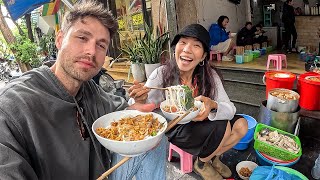 Local Hanoi girl takes me for a Noodle Tour | Hanoi 🇻🇳