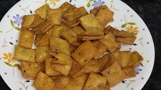 इतनी Layers और Crispy सिर्फ गेंहू के आटे से बनाई है। Super soft and crispy Namkeen 😊