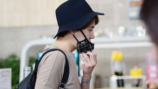 Incheon Airport - Kyuhyun Really Likes That Hat And Mask!