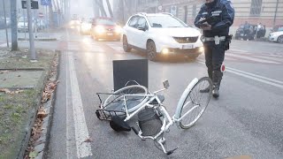 Tre incidenti a Ferrara, ventenne in bici travolta e scaricata dopo dieci metri