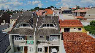 Sobrado Triplex ensolarado com Quintal na frente e atrás à venda no Aristocrata em SJP - PR