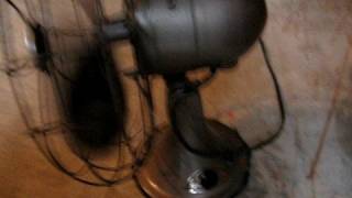 1961 Emerson 77646-SU Oscillating Fan