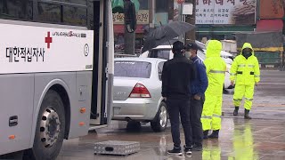 코로나로 혈액수급 비상…환경미화원 헌혈동참 / 연합뉴스TV (YonhapnewsTV)