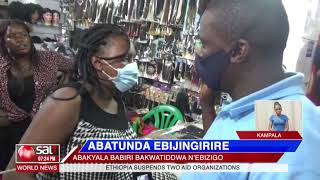 ABANTU EBIJINGIRIRE - Abakyala babiri bakwatiddwa n'ebizigo