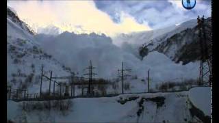 انهيار جليدي أثناء تصوير فيلم روسي - Russian Film Crew Hit by Avalanche