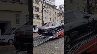The New BMW 7 Series Drive from Trailer😲 (2023 i7) #shorts #bmw #trailer