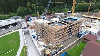 Tirol Lodge Ellmau - Montage der ersten vier Türme