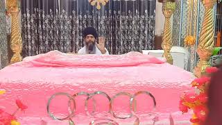 ਗੁਰਮੁਖਿ ਮਿਲੈ ਮਿਲਾਏ ਆਪੇ !! ਕਾਲ ਨ ਜੋਹੈ ਦੁਖੁ ਨ ਸੰਤਾਪੇ !!