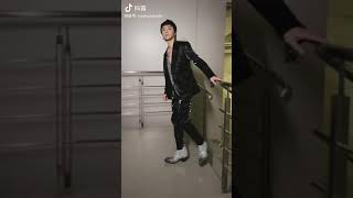 20210914 华晨宇工作室抖音：楼梯拍照  Hua Chenyu