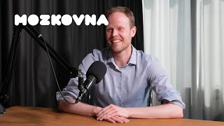 Když lidé věří hloupostem, dělají hloupé věci. Jsme přirozeně líní přemýšlet, říká Hána