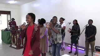 Awesome God , Silina Kilala |  Praise songs | UCU Kampala Campus.