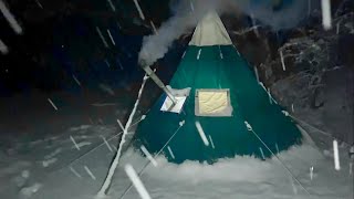 -15°C Winter Camp in Snowstorm Conditions - Deep Snow Camp in the Forest in Heavy Snowfall