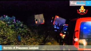 Incidente sulla Catania-Messina, si ribalta un tir