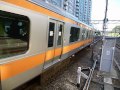 e233系中央線中央特快「東京行き」国分寺駅到着 警笛あり