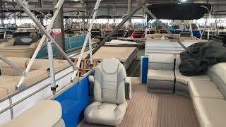 21 foot pontoon boat