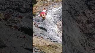 ദൈവമേ കിടന്നു ഉറങ്ങിയോ ഇവൾ🥴#manjuvibes#waterbody #waterfall#youtubeshorts