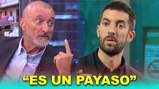 Arturo Pérez Reverte DA PLANTÓN a Broncano: “Es un payaso\