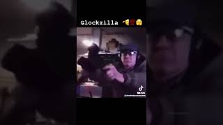 Duel wield full auto Glocks 😱MUST WATCH📲👍🏼💯 ￼