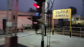 अछनेरा जंक्शन से निकलते हुए अजमेर इंटरसिटी एक्सप्रेस। Agra Ajmer Intercity Exp departing Achhnera Jn