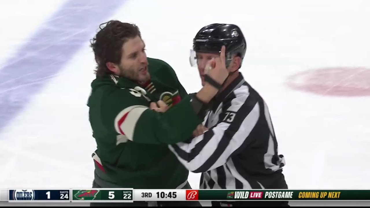Evander Kane got ganged up by multiple Wild players after cross-checking Kirill Kaprizov
