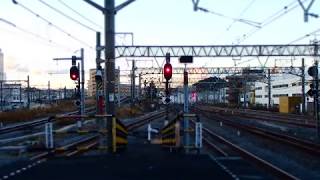 大船駅で発見！！！　　　朝は電車がハンバーグの肉汁のように電車が溢れてくる～