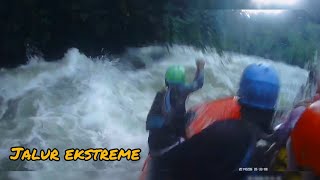 SENSASI BERMAIN ARUNG JERAM DI JALUR EKSTREM SUNGAI ASAHAN #SHORT