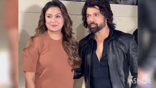 Indian Singer \u0026 Actor Himesh Reshammiya with wife Sonia kapur \u0026 star arrived sky Force screening#yt