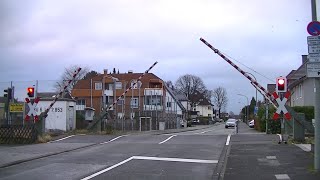 Spoorwegovergang Paderborn (D) // Railroad crossing // Bahnübergang