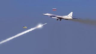 Scary moment! A Ukrainian surface-to-air missile hits a Russian Tu-160 Blackjack, killing the pilot.