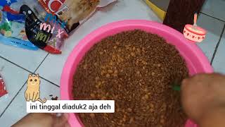 Beli makanan kucing langsung di racik deh