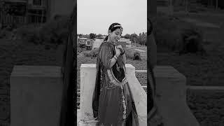 Kaise Piya Se| Bewafaa | Lata Mangeshkar| Kareena | Old Song #BlackAndWhite #dance #shorts #newvideo