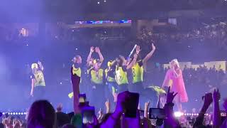 Australia Women Cricket Team dancing with Katy Perry - Ellyse Perry, Molly Strano, Sophie Molineux